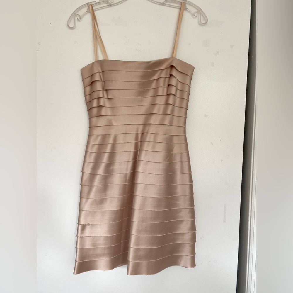 BCBG MAXAZRIA Gold Mini Strapless Tiered Dress